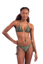 Cargar imagen en el visor de la galería, Model Front: Rio De Sol Bas Bottom Croco Frufru-Fio
