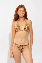 Cargar imagen en el visor de la galería, Model Front: Rio De Sol Bas Bottom Yellow-Feline Mel
