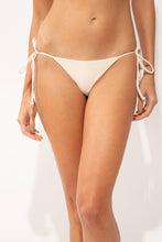 Cargar imagen en el visor de la galería, Gallery: Rio De Sol Bas Bottom Malibu-Natural Cheeky-Tie
