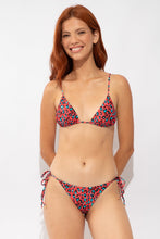 Cargar imagen en el visor de la galería, Model Front: Rio De Sol Bas Bottom Coral-Feline Ibiza-Comfy

