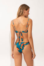 Cargar imagen en el visor de la galería, Model Back: Rio De Sol Bas Bottom Luma Baobi
