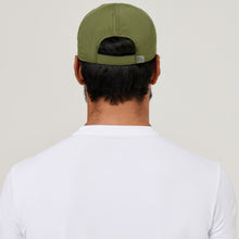 Cargar imagen en el visor de la galería, Model Back: Uv Line Casquette Cap Uvpro Verde Militar Upf50+
