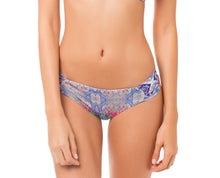 Cargar imagen en el visor de la galería, Model Front: Saha Bas Calcinha Mapale Delilah
