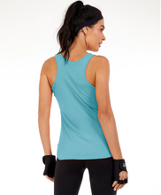 Cargar imagen en el visor de la galería, Model Back: Alto Giro Fitness Haut Regata Skin Fit Alongada Gola V Azul Waters
