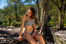 Cargar imagen en el visor de la galería, Image 05: Rio De Sol Ensemble Set Wild-Black Balconet-Anna Nice
