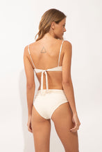 Cargar imagen en el visor de la galería, Model Back: Rio De Sol Ensemble Set Malibu-Natural Zaya Amy
