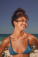 Cargar imagen en el visor de la galería, Image 06: Rio De Sol Chouchou Luma Scrunchie
