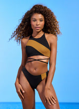 Cargar imagen en el visor de la galería, Model Front: Maaji Haut Top Babydoll Journey Midnight Black
