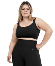 Cargar imagen en el visor de la galería, Model Front: Alto Giro Fitness Haut Top Supplex Alcas Plus Preto
