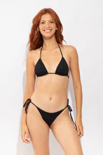 Cargar imagen en el visor de la galería, Model Front: Rio De Sol Bas Bottom Solar-Black Ibiza-Comfy
