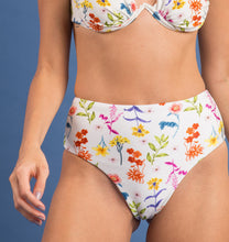 Cargar imagen en el visor de la galería, Image 10: Rio De Sol Bas Bottom Countryside Hotpants
