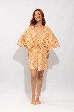 Cargar imagen en el visor de la galería, Model Front: Rio De Sol Robe De Plage Sahari Kaftan Bel
