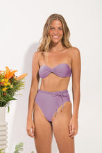 Cargar imagen en el visor de la galería, Model Front: Rio De Sol Ensemble Set Shimmer-Harmonia Twist Belted-High-Waist
