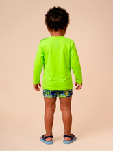 Cargar imagen en el visor de la galería, Model Back: Uv Line T-Shirt Longsleeve Baby Yellow Fluor Upf50+
