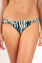 Cargar imagen en el visor de la galería, Gallery: Rio De Sol Bas Bottom Azule Mel
