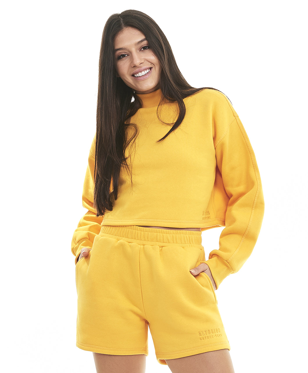 Model Front: Alto Giro Fitness Haut Cropped M3Cbs Gola Alta Amarelo Amber