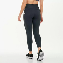 Cargar imagen en el visor de la galería, Model Back: Alto Giro Fitness Bas Legging Hyper Com Laser Lateral Preto
