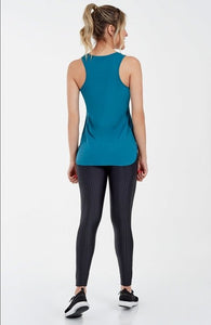 Model Back: Alto Giro Fitness Haut Regata Skin Fit Alongada Gola V Verde Strong