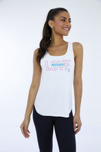 Cargar imagen en el visor de la galería, Model Front: Alto Giro Fitness Haut Regata Skin Fit Inspiracional Branco Optico
