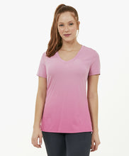 Cargar imagen en el visor de la galería, Model Front: Alto Giro Fitness Haut T-Shirt Skin Fit Degrade Rosa Mauve
