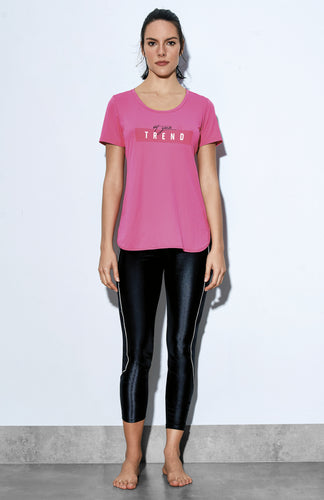 Model Front: Alto Giro Fitness Haut T-Shirt Skin Fit Inspiracional Rosa Flor