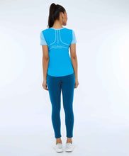 Cargar imagen en el visor de la galería, Model Back: Alto Giro Fitness Haut T-Shirt Skin Fit Recortes Sport Azul Vivid
