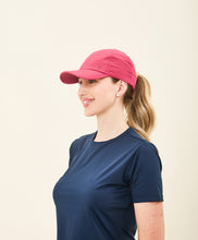 Cargar imagen en el visor de la galería, Beach Tennis Cap Fuchsia UPF50+
