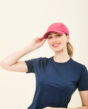 Cargar imagen en el visor de la galería, Beach Tennis Cap Fuchsia UPF50+
