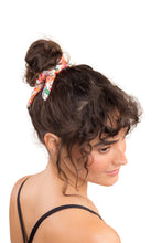 Cargar imagen en el visor de la galería, Boho Scrunchie
