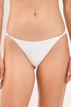 Cargar imagen en el visor de la galería, Bottom Sand-White Cheeky-Fixa
