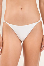 Cargar imagen en el visor de la galería, Bottom Sand-White Cheeky-Fixa
