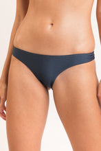 Cargar imagen en el visor de la galería, Bottom Shimmer-Shark Essential-Comfy
