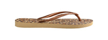 Cargar imagen en el visor de la galería, Model Back: Havaianas Tongs Slim Animals Beige
