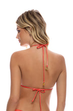 Cargar imagen en el visor de la galería, Model Back: Luli Fama Haut Top Wavy Babes Just Want Sun Amber

