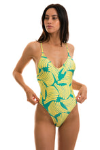 Cargar imagen en el visor de la galería, Model Front: Rio De Sol Une Pièce Banana Yellow Hype
