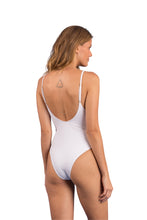 Cargar imagen en el visor de la galería, Model Back: Rio De Sol Une Pièce Bora-White Hype
