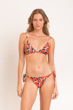 Cargar imagen en el visor de la galería, Model Front: Rio De Sol Bas Bottom Amore-Red Ibiza-Comfy
