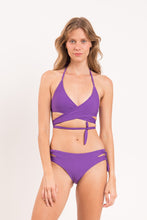 Cargar imagen en el visor de la galería, Model Front: Rio De Sol Bas Bottom Amuleto Madrid
