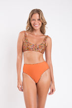 Cargar imagen en el visor de la galería, Image 08: Rio De Sol Bas Bottom Bouquet Hotpants
