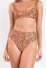Cargar imagen en el visor de la galería, Image 12: Rio De Sol Bas Bottom Bouquet Hotpants
