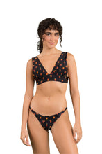 Cargar imagen en el visor de la galería, Model Front: Rio De Sol Bas Bottom Cashew Leblon
