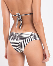 Cargar imagen en el visor de la galería, Image 05: Rio De Sol Bas Bottom Collage Mel
