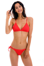 Cargar imagen en el visor de la galería, Model Front: Rio De Sol Bas Bottom Cotele-Tomate Rio
