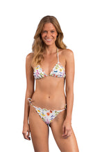 Cargar imagen en el visor de la galería, Model Front: Rio De Sol Bas Bottom Countryside Frufru
