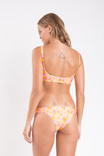 Cargar imagen en el visor de la galería, Model Back: Rio De Sol Bas Bottom Dreamy Essential
