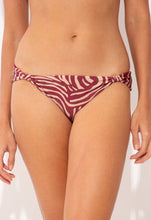 Cargar imagen en el visor de la galería, Gallery: Rio De Sol Bas Bottom Dune Mel
