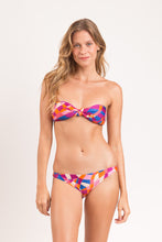Cargar imagen en el visor de la galería, Model Front: Rio De Sol Bas Bottom Funny Essential-Comfy
