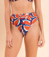 Cargar imagen en el visor de la galería, Image 09: Rio De Sol Bas Bottom Leaves Hotpants
