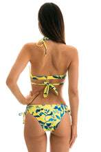 Cargar imagen en el visor de la galería, Model Back: Rio De Sol Bas Bottom Lemon Flower Transpassado
