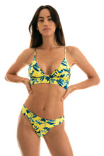 Cargar imagen en el visor de la galería, Model Front: Rio De Sol Bas Bottom Lemon Flower Tri Cos
